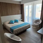 Th Luxury 게스트하우스 4*