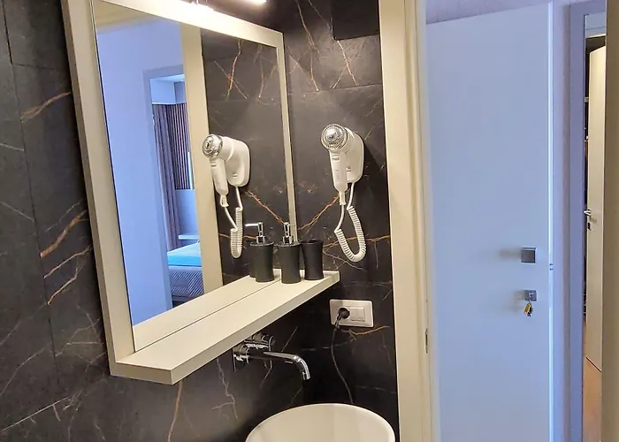 Th Luxury Katanya